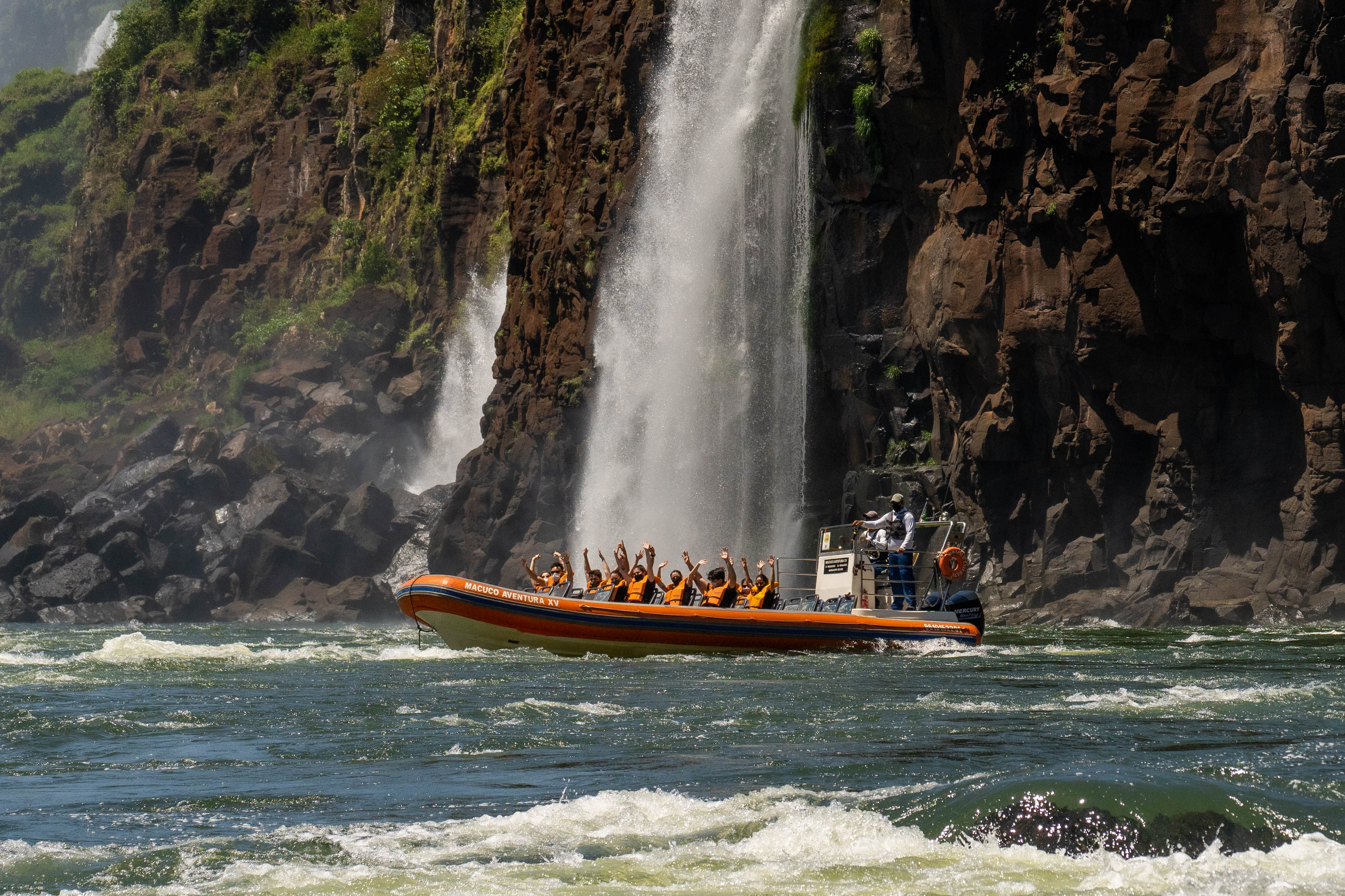 Macuco Safari - Lancha Rápida